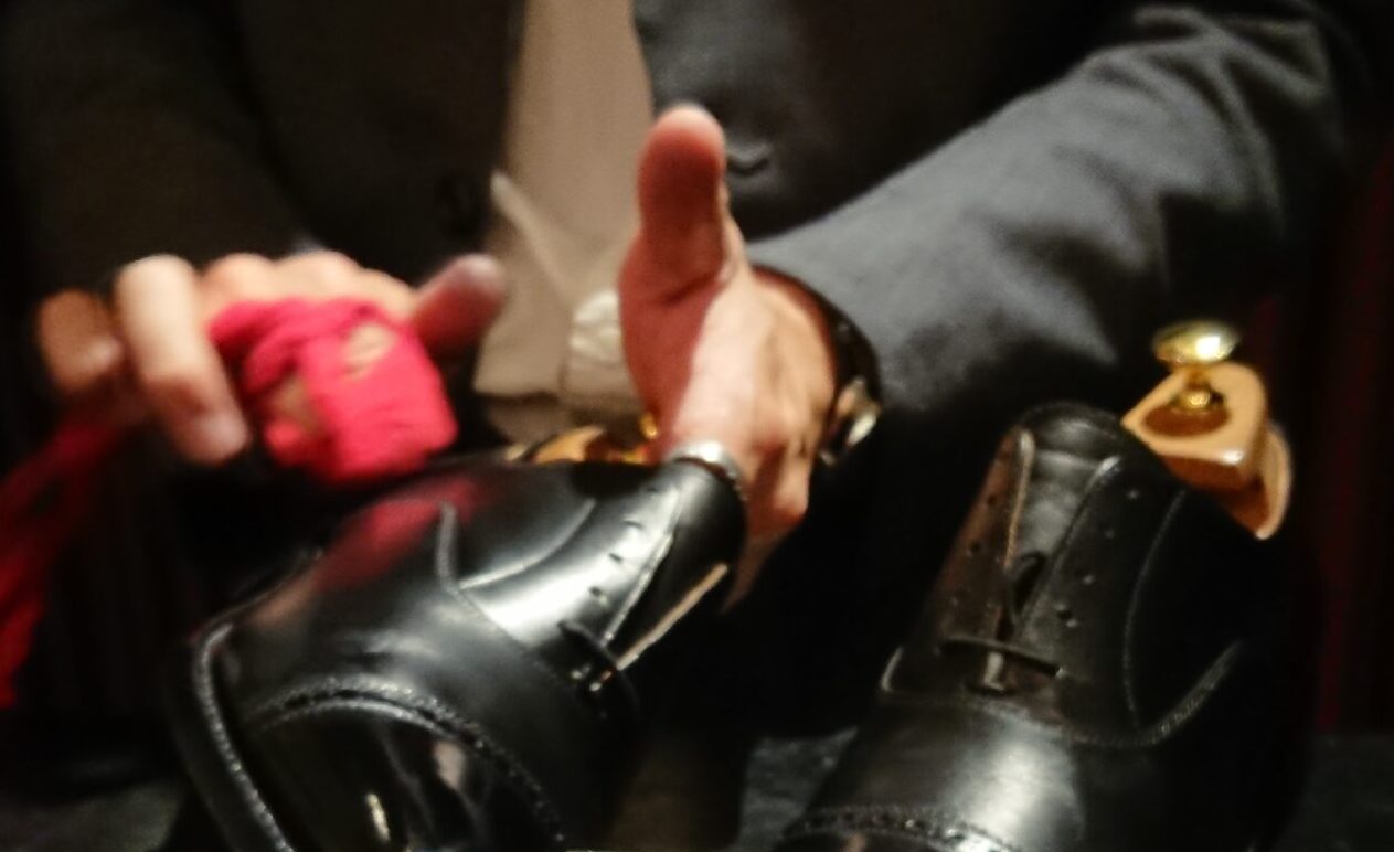 靴磨き